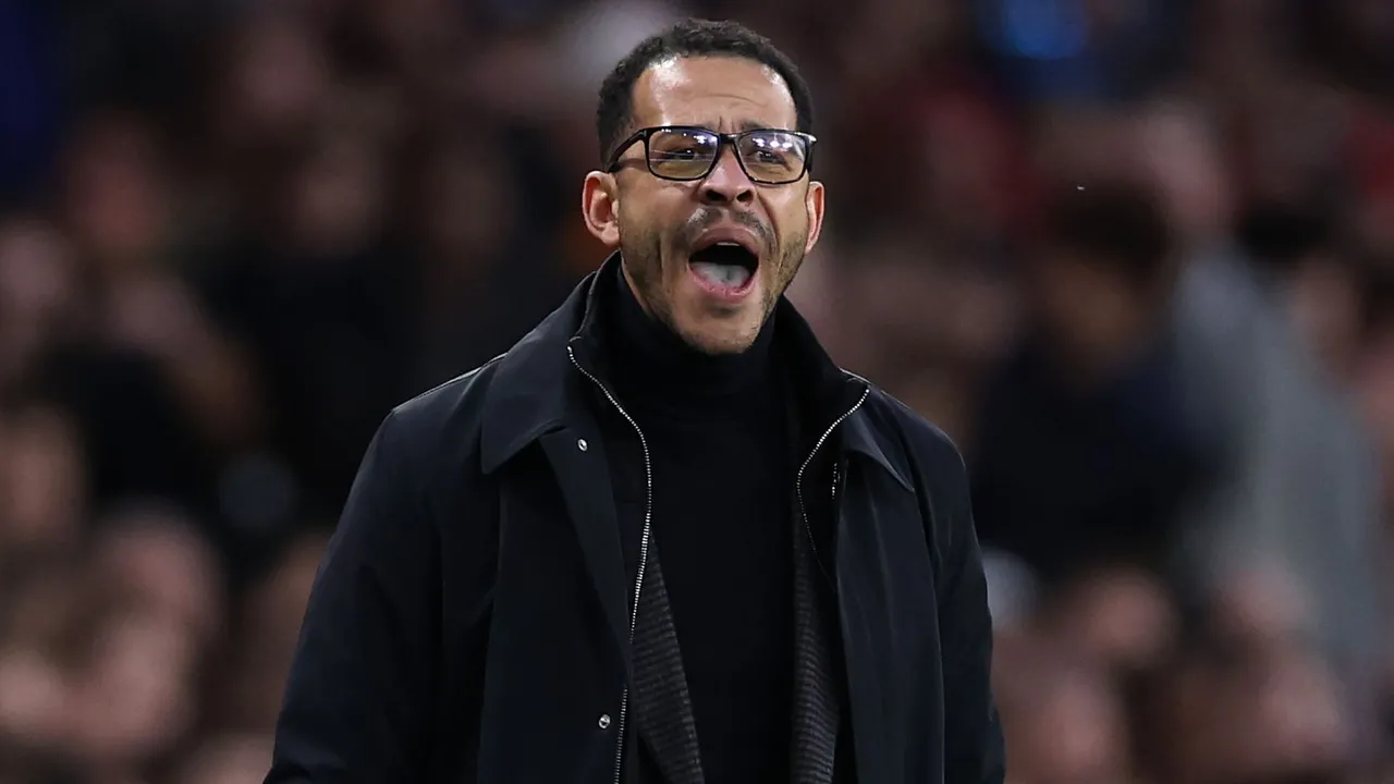 تسريب تشكيلة تشيلسي قبل مواجهة باريس سان جيرمان يدفع ليام روزينيور للتحقيق